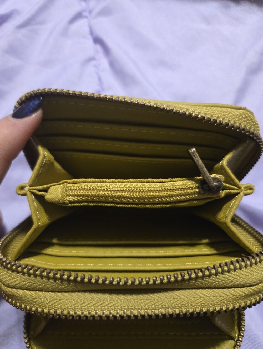 Universal Thread Bundle - Picture 4 of 7